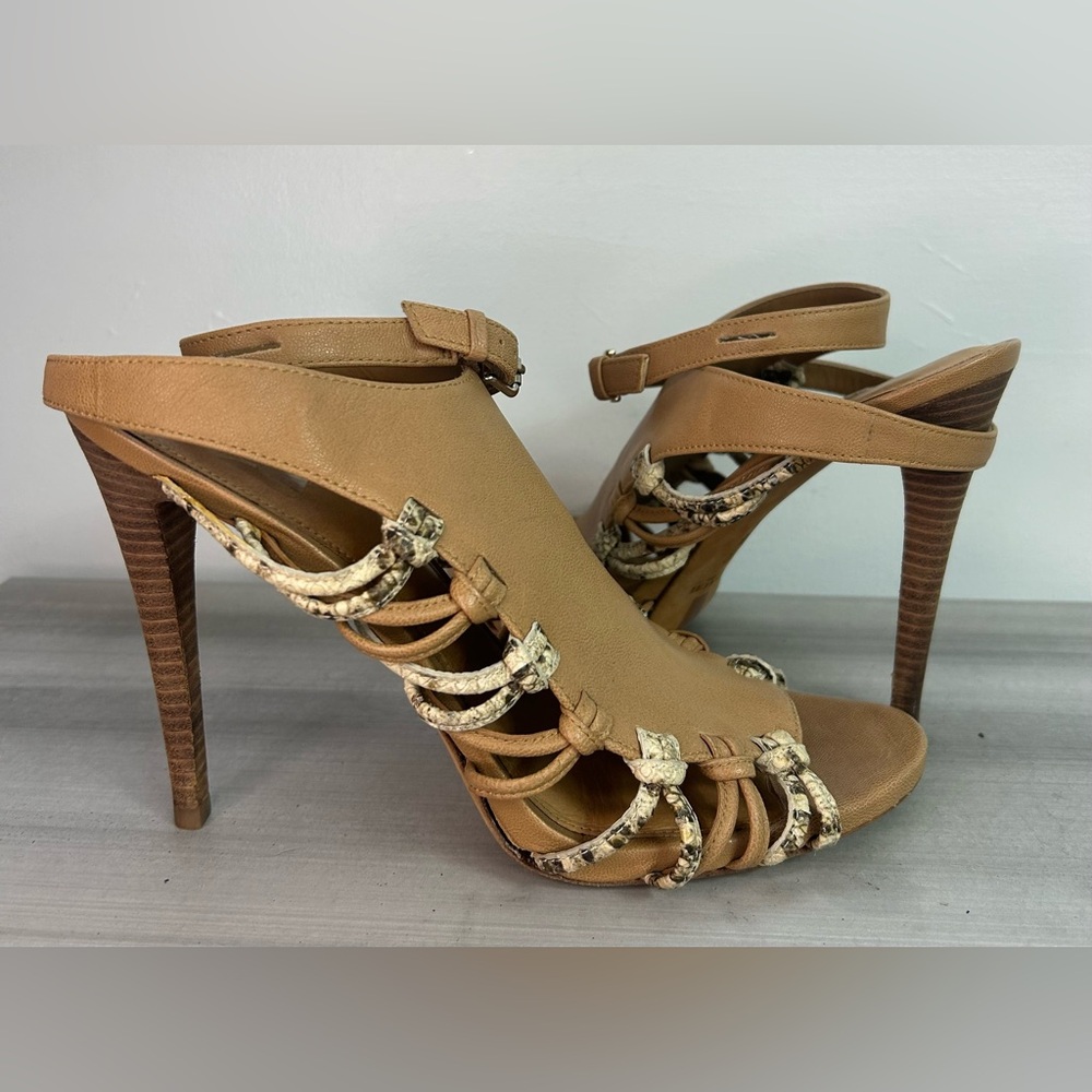 Coach Jody Leather Heels size 10